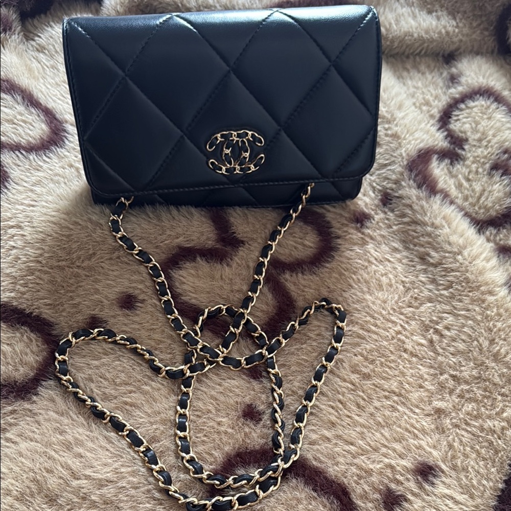 CHANEL Black Quilted Lambskin Crossbody with Gold Chain